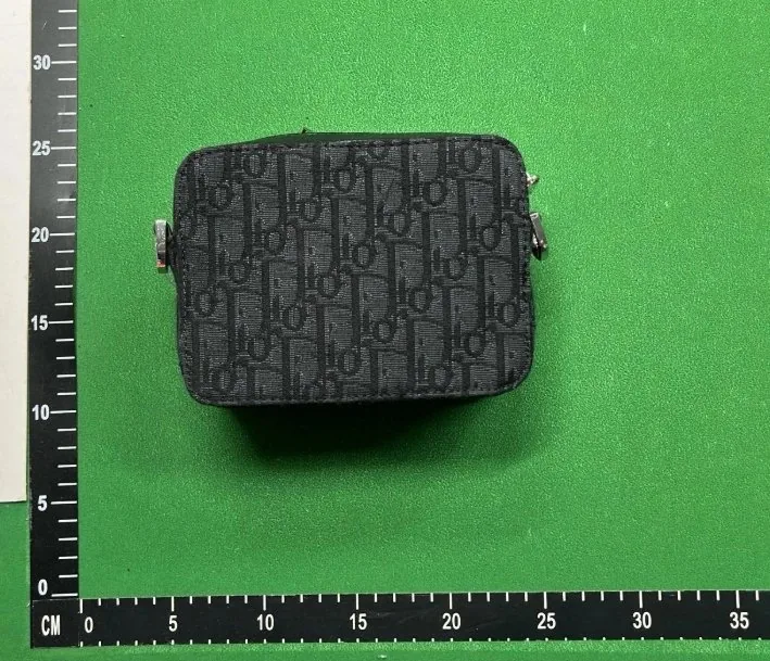 Dior Oblique Messenger Bag — Photo 10