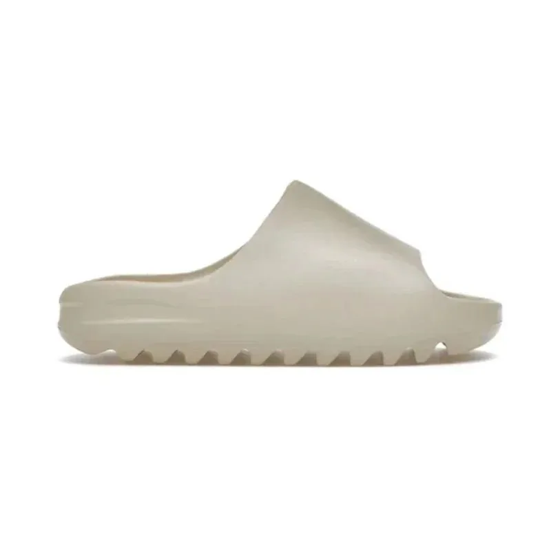 Adidas Yeezy Classic Sneakers — Photo 2