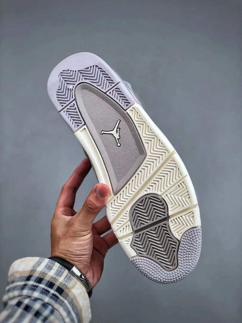 Air Jordan 4 Frozen Moments — photo 10