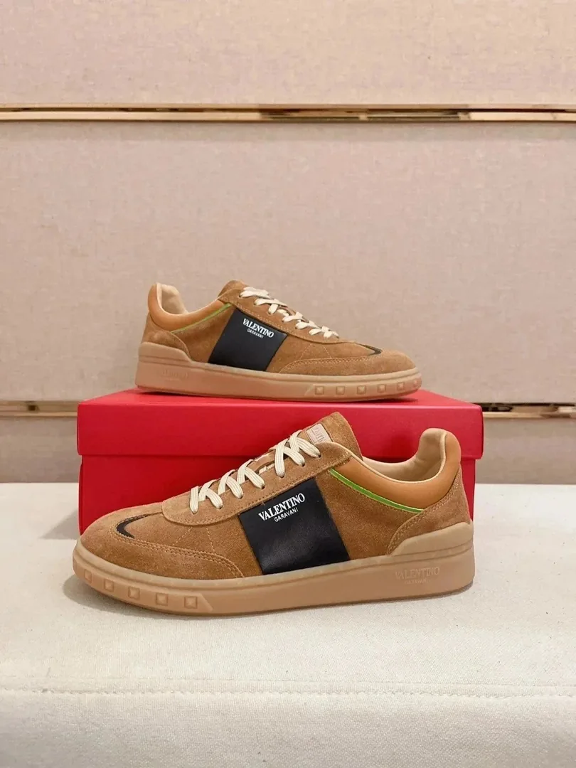 Valentino Pink Low-Top Sneakers — photo 10