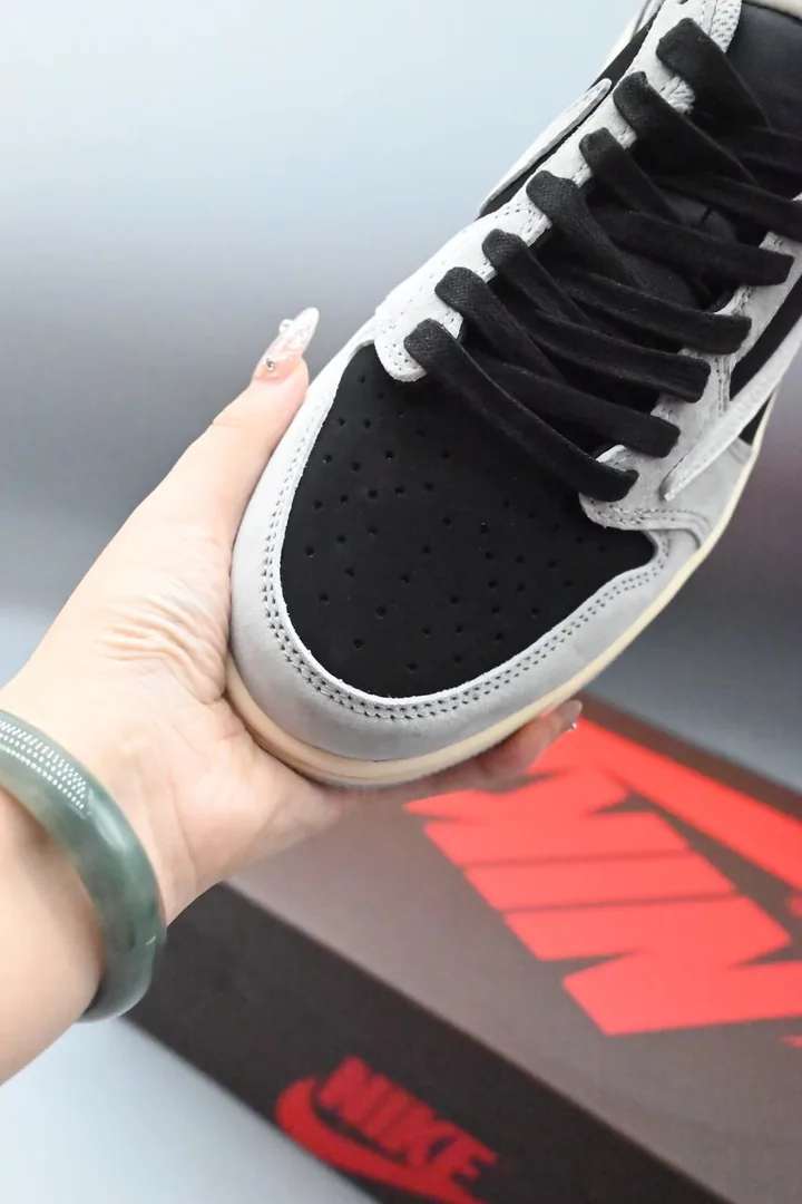 Air Jordan 1 Low Black Grey — Photo 6