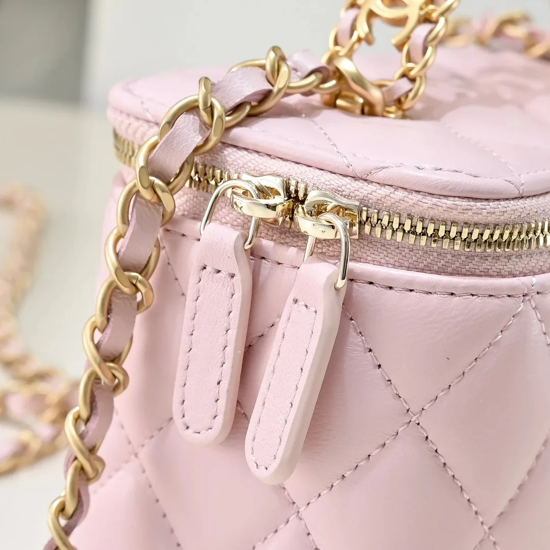 Chanel Leather Handbag — photo 12