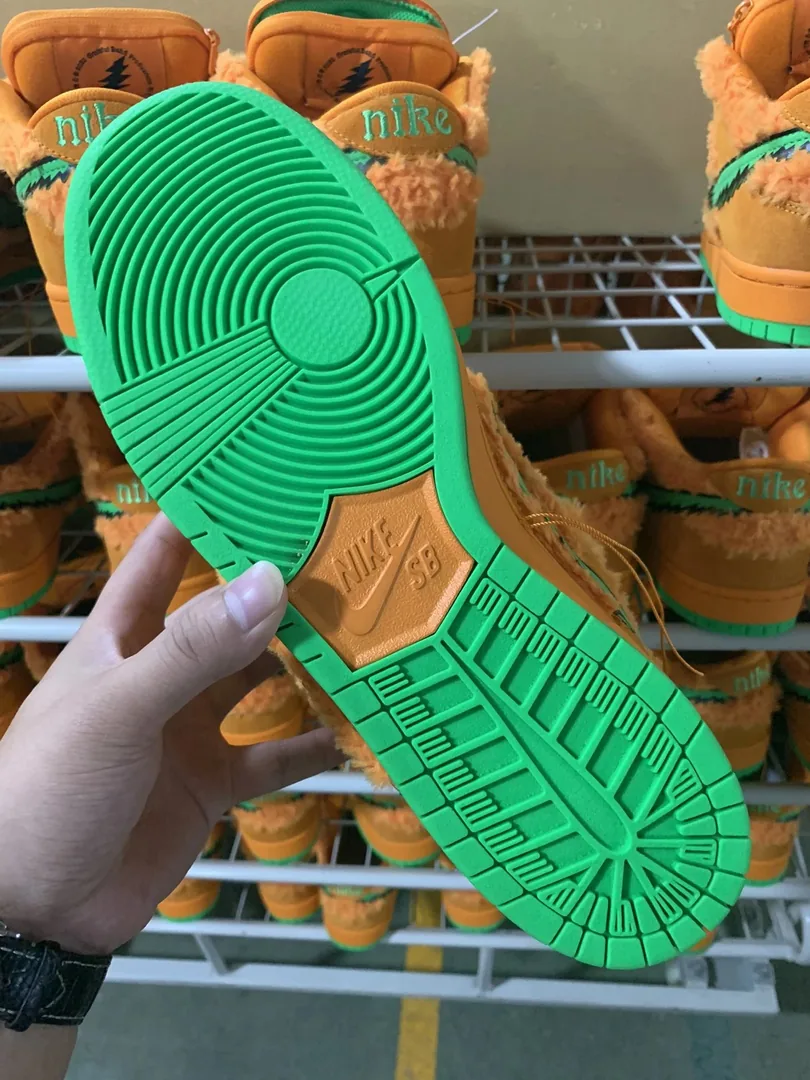 Nike SB Dunk Low Grateful Dead Dancing Bears — Photo 9