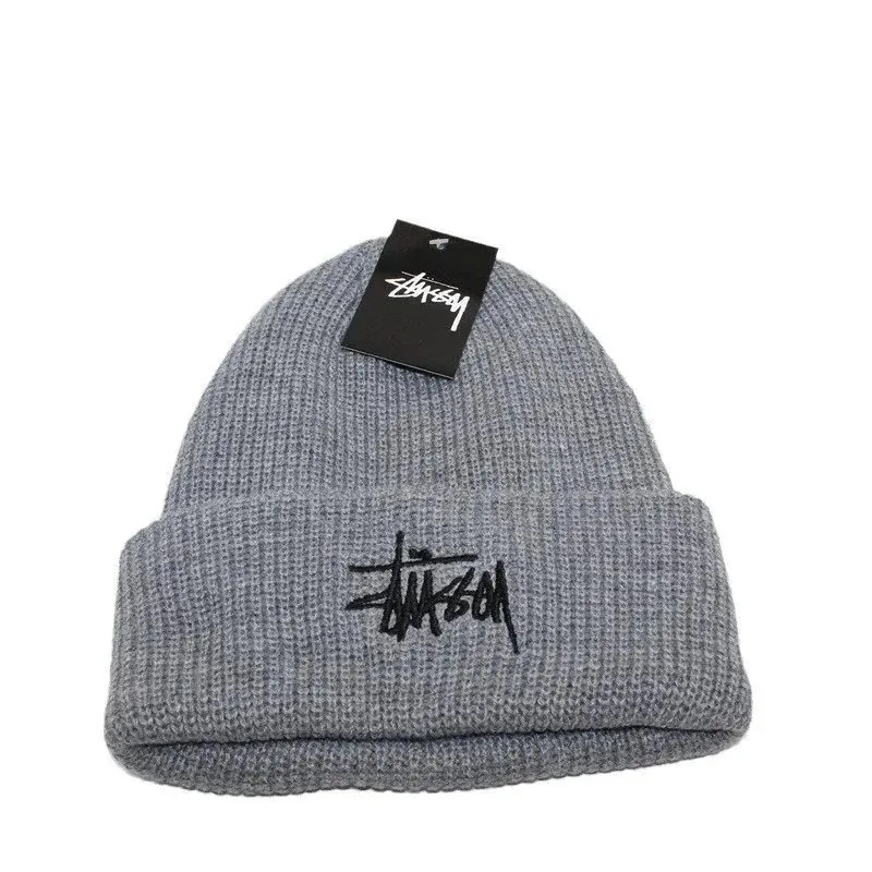 Script Logo Embroidered Beanie — Photo 5