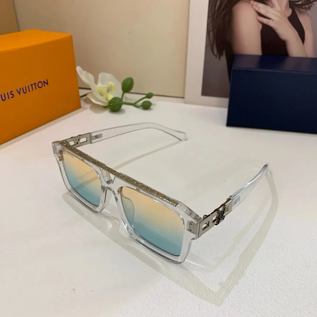 Accessory — Photo 4