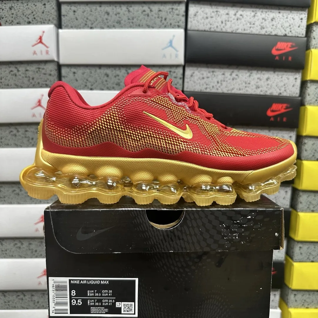 Nike Liquid Max Sneakers