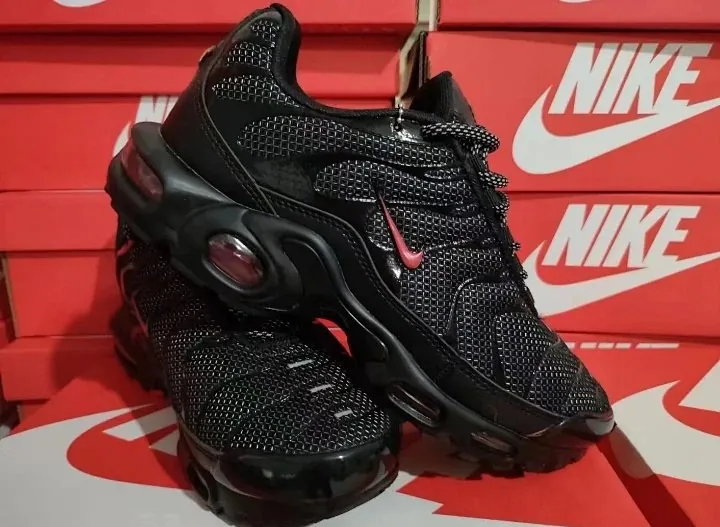 Nike Air VaporMax Plus Sneakers