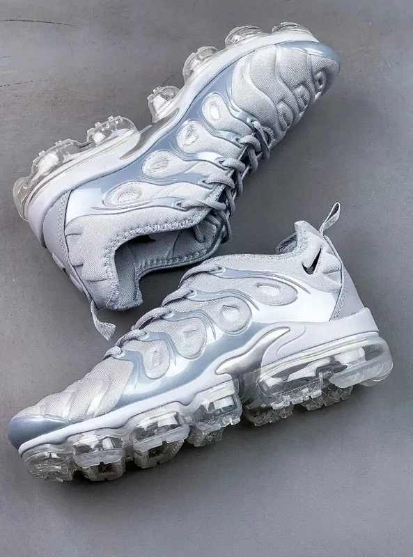 Nike Air VaporMax Plus Sneakers
