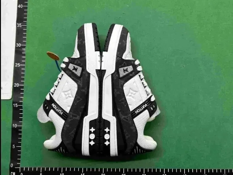 Louis Vuitton LV Trainer Sneakers