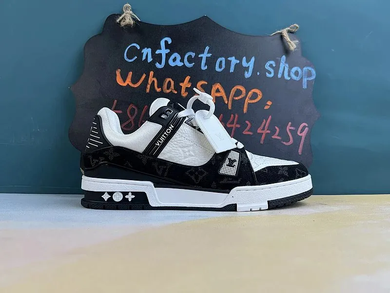 Louis Vuitton LV Trainer Sneakers