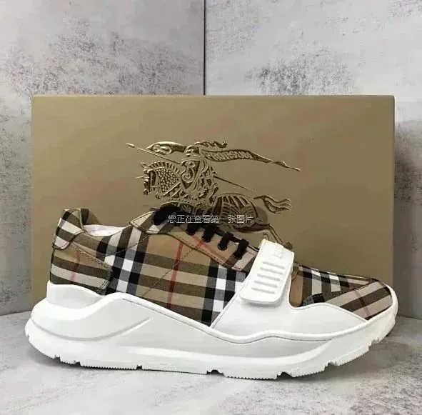 Burberry Regis Sneakers