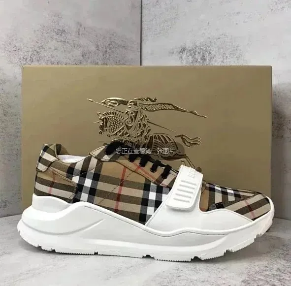 Burberry Regis Sneakers
