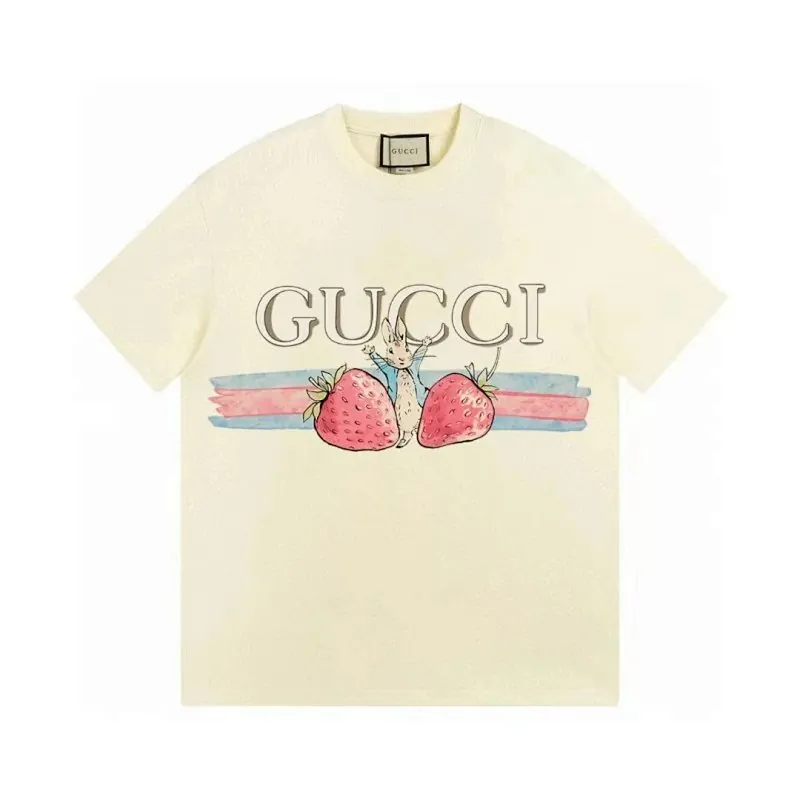 Gucci Strawberry Print Vintage Logo T-Shirt
